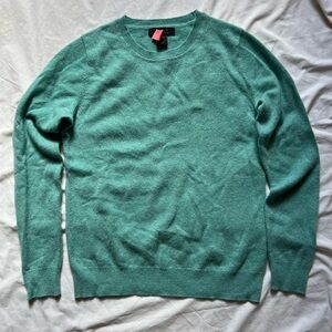 Tahari 100% cashmere crew neck sweater, size M